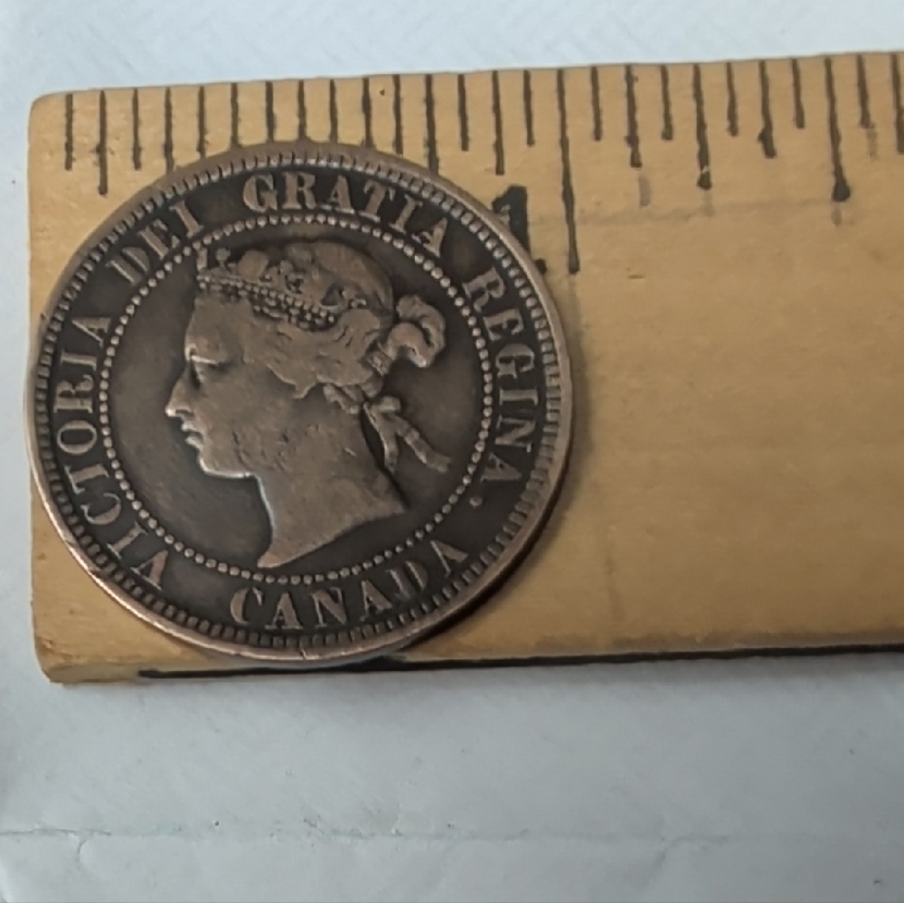 Canadian One Cent Coin - Copper Tone - Picture 3 of 3